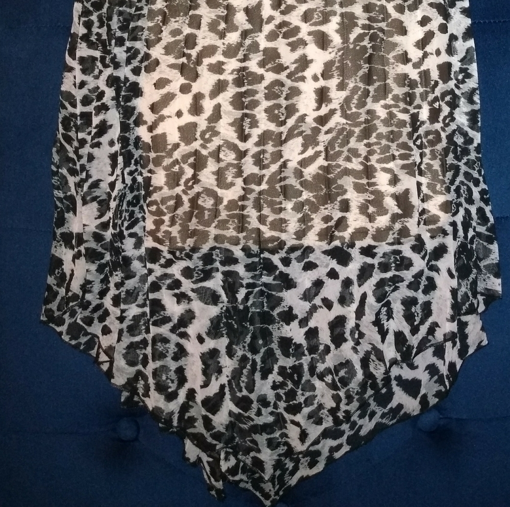 Pleated, Leopard Print Handkerchief-Cut Midi-Skirt - Picture 15 of 16